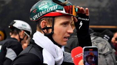 Team Bora's German rider Lennard Kamna talks to media after the third stage of the 2023 La Vuelta cycling tour of Spain, a 158,5 km race from Suria to Arinsal, in Andorra, on August 28, 2023. 
Pau BARRENA / AFP