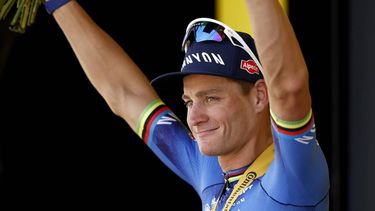epa13107156 Dutch cyclist Mathieu van der Poel of Alpecin-Premier Tech celebrates on the podium after winning Stage 9 of the Tour de France, a 154.6 km route from Malemort to Ussel, France, 12 July 2026.  EPA/YOAN VALAT