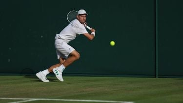 epa13076189 James Duckworth of Australia in action during his Men's Singles first round match against Tallon Griekspoor of the Netherlands at the Wimbledon Championships in London, Britain, 30 June 2026.  EPA/ADAM VAUGHAN
