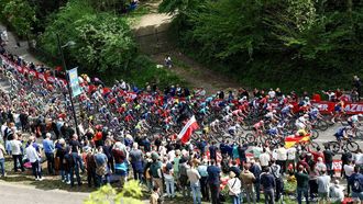 VALKENBURG - De kopgroep op de Cauberg tijdens de Amstel Gold Race 2024 op 14 april 2024 in Valkenburg, Nederland. Deze eendaagse wielerwedstrijd is onderdeel van de UCI WorldTour. ANP VINCENT JANNINK
