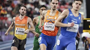 epa11980425 Alvaro De Arriba of Spain (L) competes in the Men's 800m Semifinals at the World Athletics Indoor Championships in Nanjing, China, 22 March 2025.  EPA/ANDRES MARTINEZ CASARES