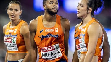 BIRMINGHAM - (l-r) Britt de Blaauw, Xavi Mo-Ajok, Jaimie Omalla, Fenna Achterberg na afloop van de 4x100 Mixed Relay tijdens de slotdag van de EK atletiek. IRIS VAN DEN BROEK / ANP