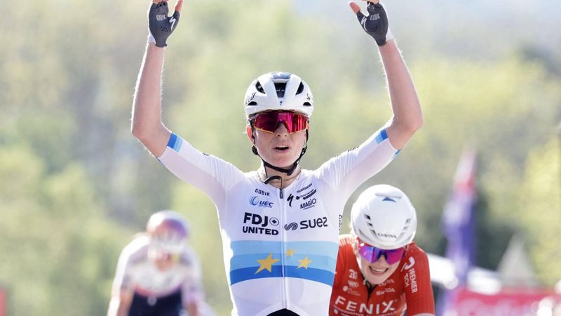 epa12907193 Dutch cyclist Demi Vollering of FDJ - Suez celebrates winning the Fleche Wallonne Women one-day cycling classic over 148.2km in Huy, Belgium, 22 April 2026.  EPA/OLIVIER MATTHYS