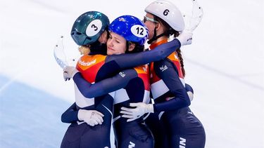 DRESDEN - Teleurstelling bij Michelle Velzeboer, Xandra Velzeboer, Selma Poutsma en Zoe Deltrap bij de finale 3000 meter relay vrouwen tijdens de eerste finaledag van de EK shorttrack. Schaatsers strijden in het Duitse Dresden om de titels in verschillende disciplines. ANP IRIS VAN DEN BROEK