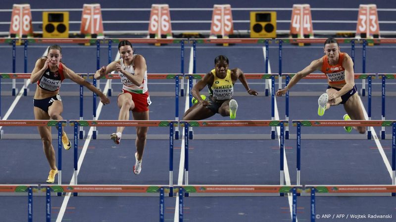 Norway's Martine Kolbeinshavn Hjornevik (L), Hungary's Luca Kozak, Jamaica's Megan Simmonds and Netherlands' Nadine Visser compete in the women's semi-final 60 metres hurdles heat 1 during the World Athletics Indoor Championships Kujawy Pomorze 2026 in Torun, Poland on March 22, 2026. 
Wojtek RADWANSKI / AFP