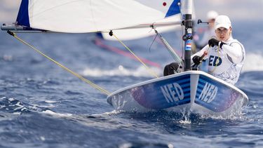 MARSEILLE - Zeilster Marit Bouwmeester in actie tijdens de ILCA 6 fleetraces op de Olympische Spelen. ANP SANDER KONING