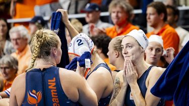 PARIJS - Nederlandse waterpolosters reageren na het verliezen van de halve finale tussen Nederland en Spanje van het waterpolotoernooi op de Olympische Spelen. ANP REMKO DE WAAL