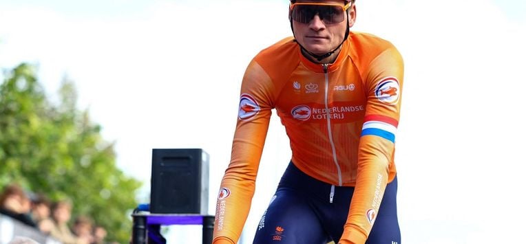 Netherlands' Mathieu van der Poel competes during the Men elite race at the UCI World Gravel Championships, in Leuven on October 6, 2024. 
DAVID PINTENS / Belga / AFP