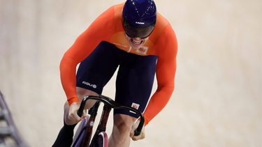 epa11540413 Harrie Lavreysen of Netherlands competes in the Men Sprint Finals For Gold of the Track Cycling competitions in the Paris 2024 Olympic Games, at Saint-Quentin-en-Yvelines Velodrome in Saint-Quentin-en-Yvelines, France, 09 August 2024.  EPA/MARTIN DIVISEK