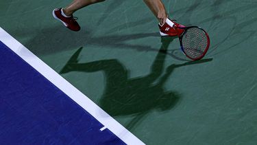 epa11910555 Elena Rybakina of Kazakhstan in action during her quarter final match against Sofia Kenin of the US at the Dubai Duty Free Tennis WTA Championships 2025 in Dubai, United Arab Emirates, 20 February 2025.  EPA/ALI HAIDER