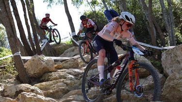 2023-09-24 15:42:49 Dutch Puck Pieterse competes in the women’s Elite Cross Country mountain biking test event, at Elancourt Hill, in Elancourt, west of Paris, on September 24, 2023. 
Thomas SAMSON / AFP