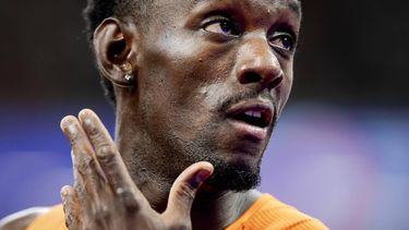 TOKIO - Taymir Burnet op het onderdeel 100 meter tijdens de WK atletiek in het Japan National Stadium. ANP ROBIN VAN LONKHUIJSEN