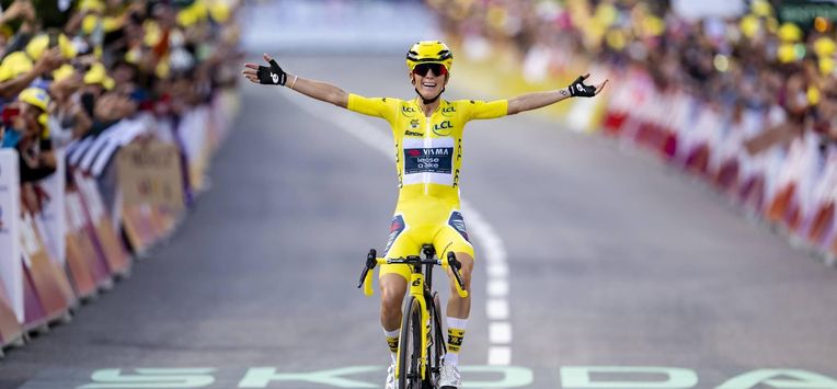 epa12282192 French rider Pauline Ferrand-Prevot of team Visma - Lease a Bike celebrates as she crosses the finish line to win the 9th stage and the 4th edition of the Women's Tour de France cycling race, 124,1 km from Praz-Sur-Arly to Chatel Les Portes du Soleil, in Chatel, France, 03 August 2025.  EPA/JEAN-CHRISTOPHE BOTT