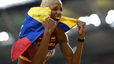 2023-08-25 21:22:16 Venezuela's Yulimar Rojas celebrates winning in the women's triple jump final during the World Athletics Championships at the National Athletics Centre in Budapest on August 25, 2023. 
Jewel SAMAD / AFP