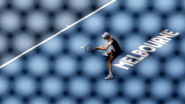 epaselect epa11088794 epa11088648 Jannik Sinner of Italy in action against Sebastian Baez of Argentina during the Men's 3rd round match at the Australian Open tennis tournament in Melbourne, Australia, 19 January 2024.  EPA/MAST IRHAM  EPA-EFE/MAST IRHAM