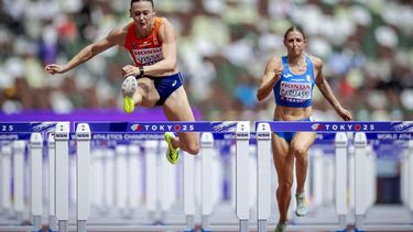TOKIO - Nadine Visser op het onderdeel 100 meter horden tijdens de WK atletiek in het Japan National Stadium. ANP ROBIN VAN LONKHUIJSEN