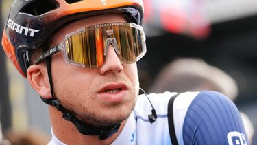 Team Jayco Alula's Dutch cyclist Dylan Groenewegen looks on prior to the start of the 1st stage of the Paris-Nice cycling race, 158 km between Les Mureaux and Les Mureaux, on March 3, 2024. 
Thomas SAMSON / AFP