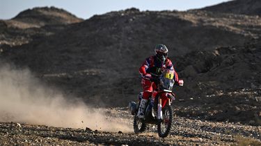 Monster Energy Honda Team's US biker Ricky Brabec competes during stage 7 between Riyad and Al Duwadimi on January 14, 2024, as part of the Dakar rally 2024. 
PATRICK HERTZOG / AFP