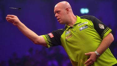 2023-07-07 22:35:42 epa10733159 Michael van Gerwen of the Netherlands throws a dart during a match against Adam Gawlas of Czech Republic (not seen) in the Poland Darts Masters 2023 tournament, in Warsaw, Poland, 07 July 2023  EPA/Piotr Nowak POLAND OUT