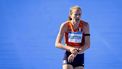 PARIJS - Anne Luijten tijdens de marathon voor de vrouwen tijdens de Olympische Spelen. De marathon wordt traditiegetrouw in het laatste weekend van de Spelen gelopen. ANP ROBIN VAN LONKHUIJSEN