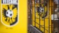 ARNHEM - Het logo van Vitesse op het trainingscomplex op Papendal. Vitesse wordt toch niet overgenomen door Guus Franke. De overname is van de baan omdat de Amerikaan Coley Parry, de grootste schuldeiser van de Arnhemse voetbalclub, de miljoenenovereenkomst met de beoogde overnamekandidaat Franke eenzijdig heeft opgezegd. ANP FREEK VAN DEN BERGH