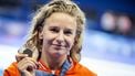 PARIJS - Tes Schouten met haar bronzen medaille na afloop van de finale 200 meter schoolslag op de zesde dag van het zwemmen op de Olympische Spelen. ANP KOEN VAN WEEL