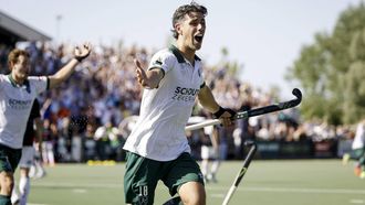 ROTTERDAM - Joaquin Menini of Rotterdam viert het maken van de 2-2 tijdens de finale play-offs hockeywedstrijd tussen Rotterdam en Amsterdam. BAS CZERWINSKI / ANP