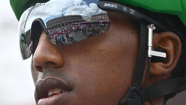 2023-05-11 13:07:03 epa10620985 Eritrean rider Henok Mulubrhan of team Green Project-Bardiani CSF-Faizane ahead of the sixth stage of the 2023 Giro d'Italia cycling race, over 162km around Naples, Italy, 11 May 2023.  EPA/ZEN