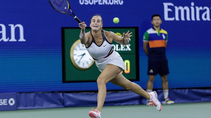 epa12341676 Aryna Sabalenka in action against Cristina Bucsa of Spain during the fourth round of the US Open Tennis Championships at the USTA Billie Jean King National Tennis Center in Flushing Meadows, New York, USA, 31 August 2025. The US Open tournament runs from 24 August through 07 September.  EPA/CRISTOBAL HERRERA ULASHKEVICH