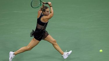 epa13208107 Aryna Sabalenka of Belarus in action against Polina Iatcentko of Russia during their second round Women’s Singles match at the US Open Tennis Championships in Flushing Meadows, New York, USA, 02 September 2026.  EPA/BRIAN HIRSCHFELD