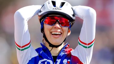 VALKENBURG - Marta Cavalli (ITA) komt als eerste over de finish tijdens de 56ste Amstel Gold Race 2022 bij de vrouwen op 10 april 2022 in Valkenburg, Nederland. ANP MARCEL VAN HOORN