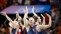 PARIJS - Nederlandse waterpolosters vieren feest na het winnen van de kwartfinale tegen Italie op de Olympische Spelen. ANP REMKO DE WAAL