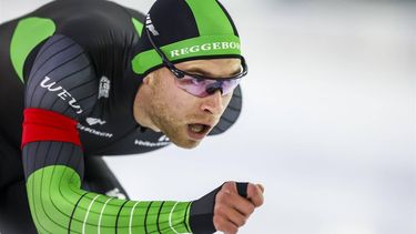 2023-10-28 16:15:07 HEERENVEEN - Louis Hollaar tijdens  de 1500m heren in ijsstadion Thialf. Het langebaanseizoen start met dit driedaagse kwalificatietoernooi voor de wereldbeker. ANP VINCENT JANNINK