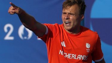 Netherlands' forward #07 Thijs Van Dam celebrates scoring his team's second goal in the men's quarter-final field hockey match between Netherlands and Australia during the Paris 2024 Olympic Games at the Yves-du-Manoir Stadium in Colombes on August 4, 2024. 
Ahmad GHARABLI / AFP
