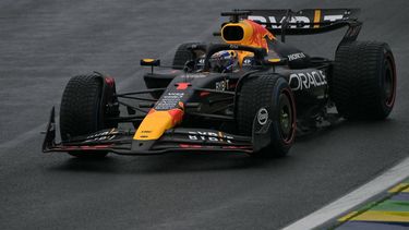 Red Bull Racing's Dutch driver Max Verstappen racesduring the qualifying session for the Formula One Sao Paulo Grand Prix, at the Jose Carlos Pace racetrack, aka Interlagos, in Sao Paulo, Brazil, on November 3, 2024. 
NELSON ALMEIDA / AFP
