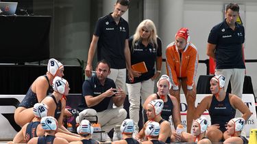 Netherlands' head coach Evangelos Doudesis speaks to his players during the women's water polo quarter-final against Russia at the 2026 World Aquatics Water Polo World Cup Finals at the Sydney Olympic Park Aquatic Centre in Sydney on July 22, 2026. 
SAEED KHAN / AFP