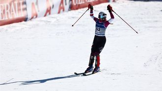epa11897738 Kiara Derks of Netherlands celebrates in the finish area during the Women's Slalom at the FIS Alpine Skiing World Championships in Saalbach Hinterglemm, Austria, 15 February 2025.  EPA/ANNA SZILAGYI