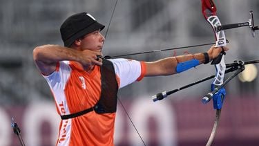 Netherlands' Steve Wijler competes in the men's individual eliminations during the Tokyo 2020 Olympic Games at Yumenoshima Park Archery Field in Tokyo on July 29, 2021.  
ADEK BERRY / AFP