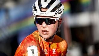 LIEVIN, FRANKRIJK - Wielrenster Fem van Empel (Nederland) wint het WK veldrijden in het Franse Lievin. ANP BAS CZERWINSKI