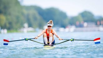 AMSTERDAM - Karolien Florijn in actie tijdens de heats op het onderdeel skiff op de derde dag van de wereldkampioenschappen roeien op de Bosbaan in het Amsterdamse Bos. IRIS VAN DEN BROEK / ANP
