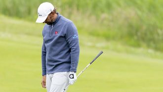 BADHOEVEDORP - De Nederlandse golfer Joost Luiten in actie op de slotdag van het KLM Open golftoernooi bij golfclub The International. SANDER KONING / ANP