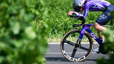 Mackenzie Liv AlUla Jayco's Australian rider Mackenzie Coupland competes during the individual time-trial in the 4th (out of 9) stage of the fifth edition of the Women's Tour de France cycling race, 21 km time trial between Gevrey-Chambertin and Dijon, eastern France on August 4, 2026. 
NICOLAS TUCAT / AFP