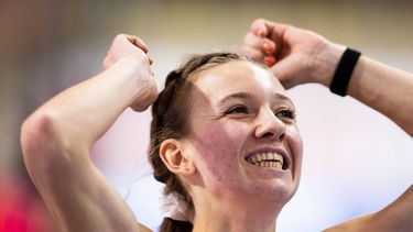 APELDOORN - Femke bol in actie op de finale 400 meter tijdens de tweede dag van de Nederlandse kampioenschappen indooratletiek. ANP IRIS VAN DEN BROEK