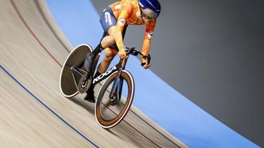 HEUSDEN-ZOLDER - Baanwielrenner Yanne Dorenbos in actie op de finale van de puntenkoers tijdens de tweede dag van de Europese kampioenschappen baanwielrennen in Belgie. ANP BAS CZERWINSKI