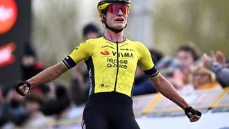 Dutch cyclist Marianne Vos of Team Visma-Lease a Bike celebrates after winning the elite women's race of the 'Dwars Door Vlaanderen' cycling race, 129,9 km with start and finish in Waregem, on March 27, 2024.  
JASPER JACOBS / Belga / AFP