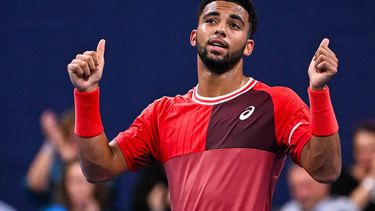 2023-10-20 02:00:00 France's Arthur Fils celebrates after winning a quarter final men's single match at the Antwerp ATP tennis tournament in Antwerp on October 20, 2023. 
LAURIE DIEFFEMBACQ / Belga / AFP