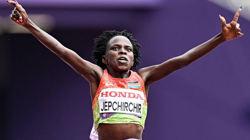 Kenya's athlete Peres Jepchirchir gestures as she crosses the finish line to win the women's marathon final during the World Athletics Championships in Tokyo on September 14, 2025. 
Jewel SAMAD / AFP