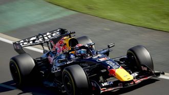 MELBOURNE - Max Verstappen (Red Bull Racing) in actie tijdens de tweede vrije training op het Albert Park Circuit in aanloop naar de Grote Prijs van Australië. SANDER KONING / ANP