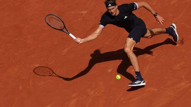 epaselect epa13022366 Alexander Zverev of Germany during his Men's final match against Flavio Cobolli of Italy at the French Open Grand Slam tennis tournament at Roland Garros in Paris, France, 07 June 2026.  EPA/TERESA SUAREZ