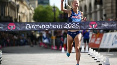 Finland's Alisa Vainio celebrates as she crosses the finish line to win the women's marathon during the European Athletics Championships in Birmingham on August 16, 2026. 
Paul ELLIS / AFP